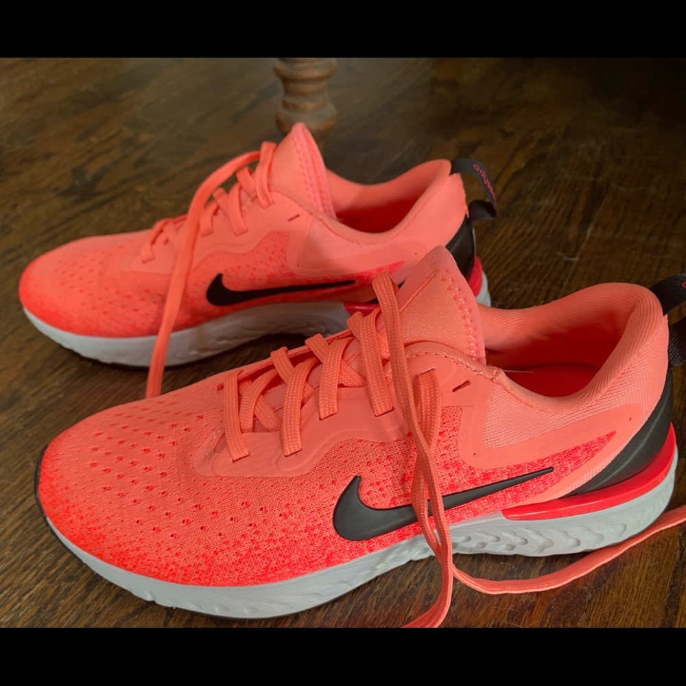 Women’s Nike Odyssey React Sz 8